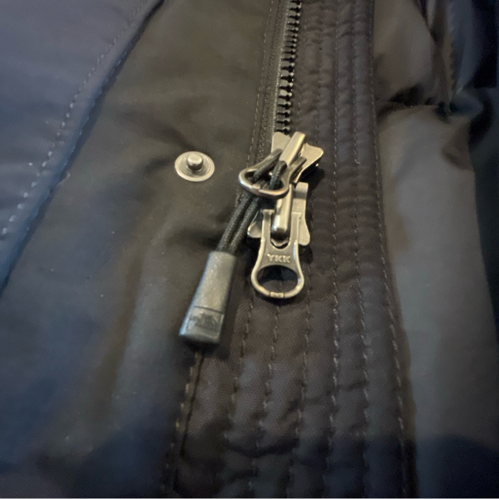 North Face Men's McMurdo All Black Parka Jacket - Picture 8 of 10